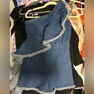 DO+BE One-Shoulder Blue Denim Ruffle Romper